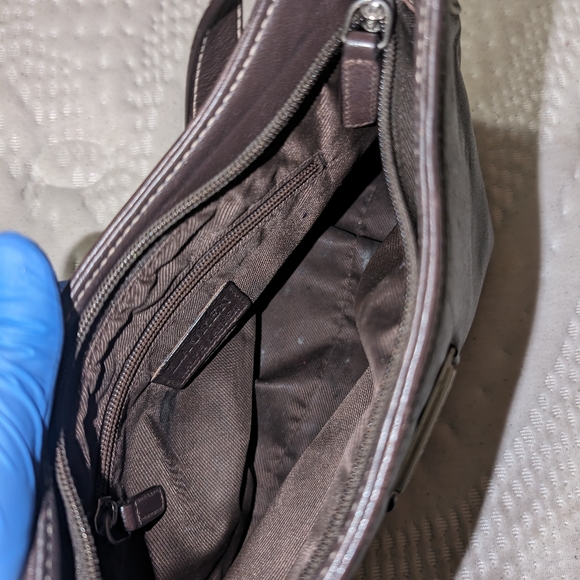 Lauren Ralph Lauren small purse - Picture 4 of 4